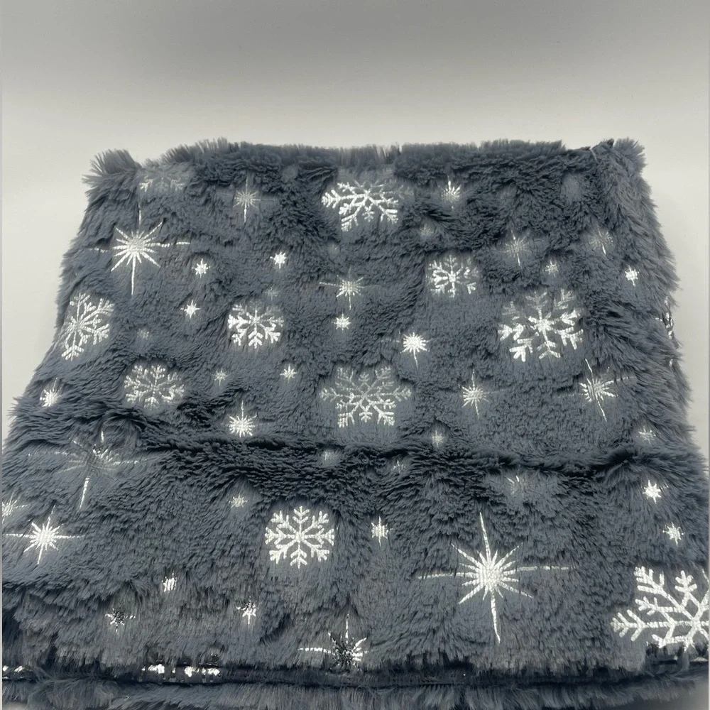 New Gray Faux Fur Pillow Covers with Silver Snowflakes 18 x 18” Holiday
